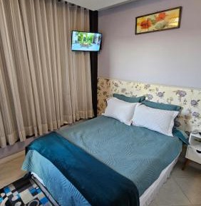 Suite with Mountain View