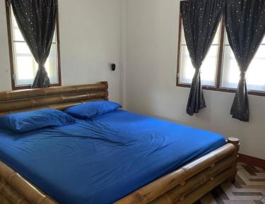Deluxe Double Room (2 Adults + 1 Child)