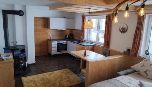 Apartment with Mountain View