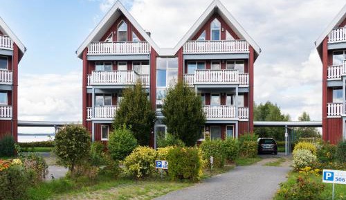 Apartment with Lake View