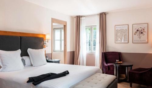 Superior Room with Two Zip Beds