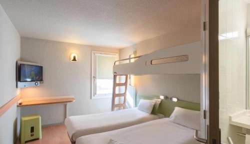 Standard Twin Room with Bunk Bed