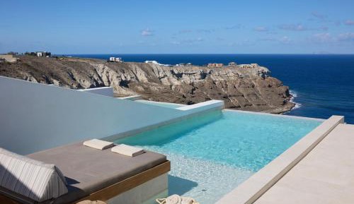 Deluxe Cliffside Suite with Private Infinity Pool & Heated Outdoor Jetted Tub - Caldera View