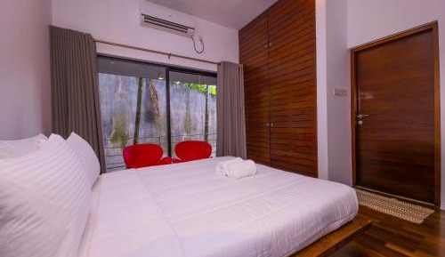 Deluxe Double Room with Balcony