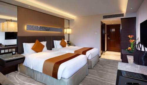 Classic Twin Room with City View