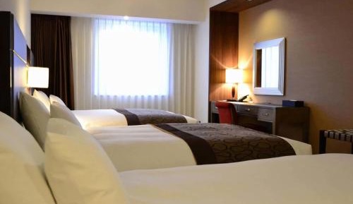 Deluxe Family Room with Twin Beds and One Extra Bed - Smoking