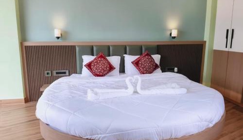 Suite with Mountain View