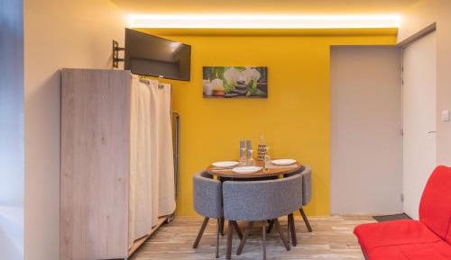 Superior Apartment with City View