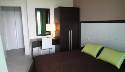 One-Bedroom Apartment with Lagoon View
