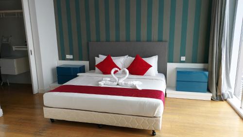 Two-Bedroom Deluxe Apartment