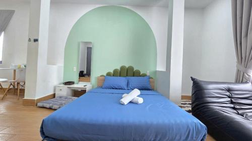 One-Bedroom Apartment with City View