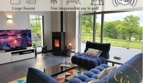 Villa with Garden View