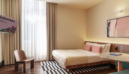 Large Room with Extra Single Bed