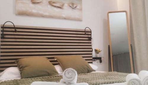 Studio Apartment with Queen Bed