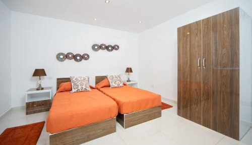 Orange One-Bedroom Apartment
