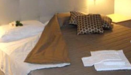 Family Room (2 Adults + 1 Child)