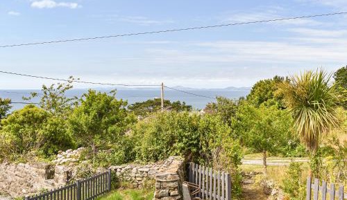 Three-Bedroom Vacation Home 