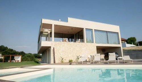 Villa with Garden View