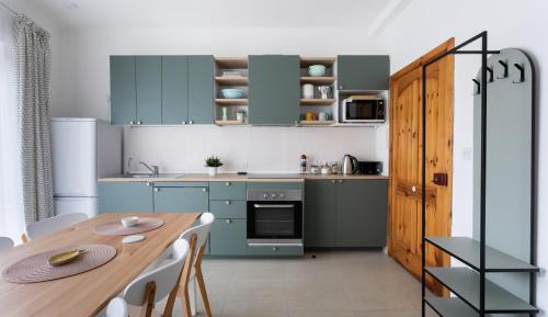 Three-Bedroom Deluxe Apartment