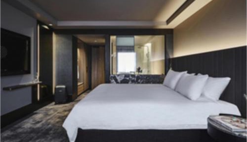 Deluxe Executive King Room with Lounge Access - High Floor