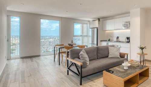 Two-Bedroom Deluxe Apartment with Balcony