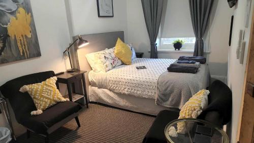 Double Room with Shared Bathroom