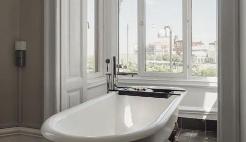 Deluxe Double Room with Bath