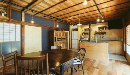 Single Room with Shared Bathroom