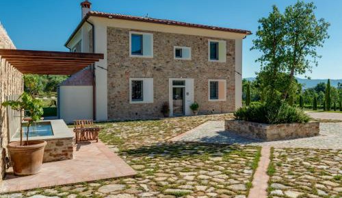 Villa with Garden View