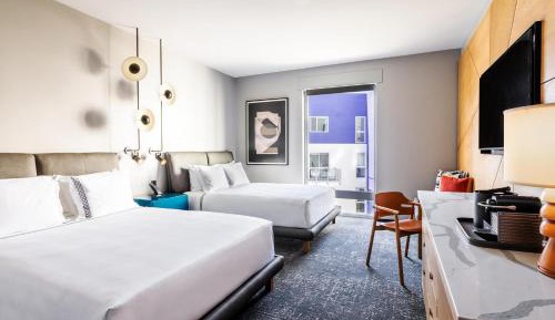 Queen Room with Two Queen Beds and Roll-In Shower - Disability Access