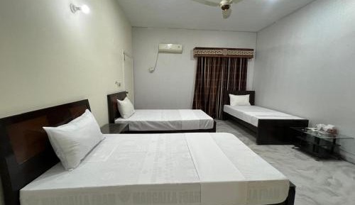 Deluxe Family Suite