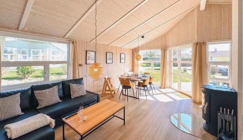 Three-Bedroom Holiday Home 