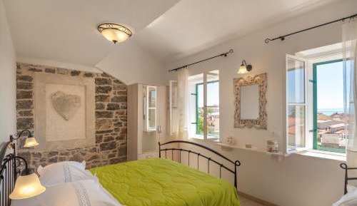 Apartment - Split Level