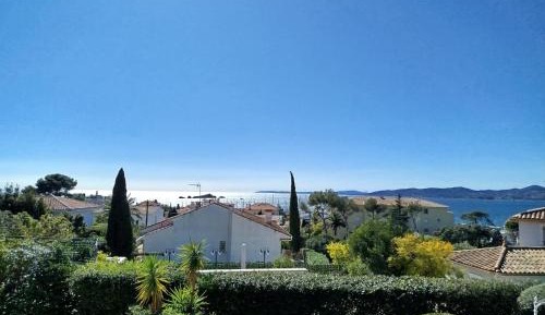 One-Bedroom Apartment with Garden View