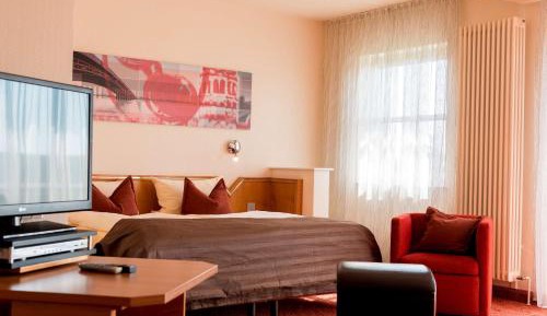 Deluxe-Apartement, sep. building 984 ft from the main building
