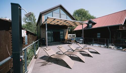 Three-Bedroom Holiday Home 