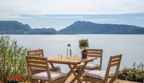 Two-Bedroom Apartment with Terrace and Sea View