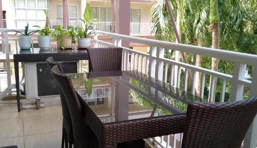 Apartment with Lake View