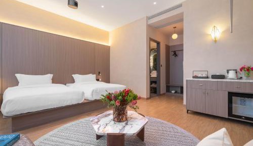 Twin Room with City View
