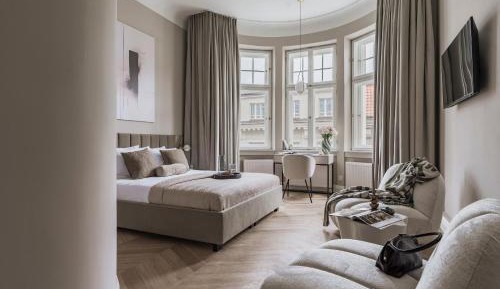 Three-Bedroom Deluxe Apartment