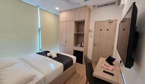 Deluxe Queen Room