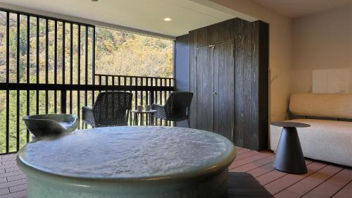 Suite with Mountain View