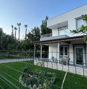 Villa with Garden View