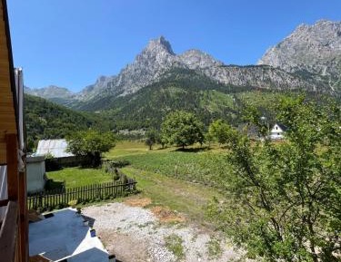 Triple Room with Mountain View