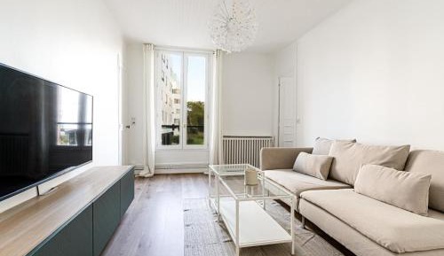 One-Bedroom Deluxe Apartment