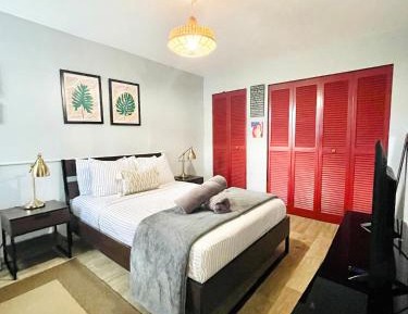 One-Bedroom Apartment 2