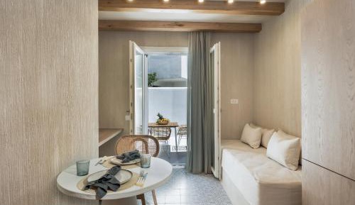 One-Bedroom Deluxe Apartment
