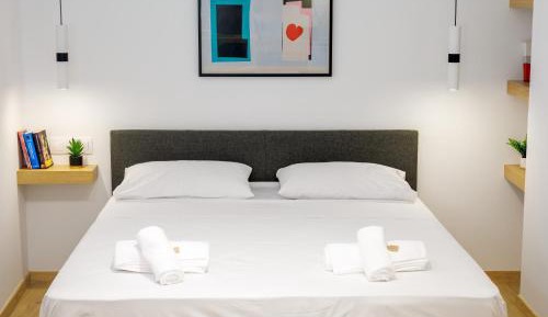 Studio Apartment with One Double Bed