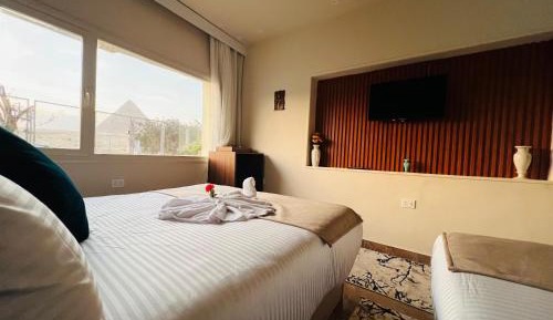 Triple Room with Pyramids View