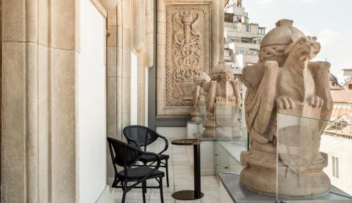 Titanium 1 BedRoom Suite with 1 King Bed